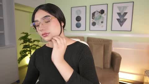 Snapshot of emilyturnerx chatting on 21, 11, 2025 Emily Turner online show from 21, 11, 2025