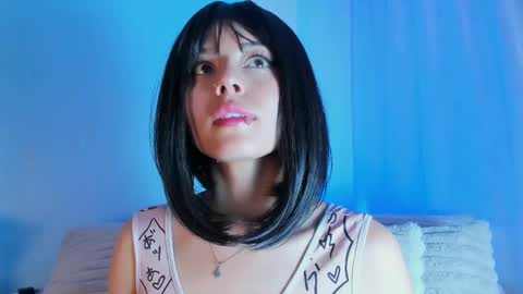    online show from 1, 10, 2025