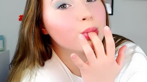 Snapshot of emilyxgrasez chatting on 11, 12, 2024 Emily online show from 11, 12, 2024