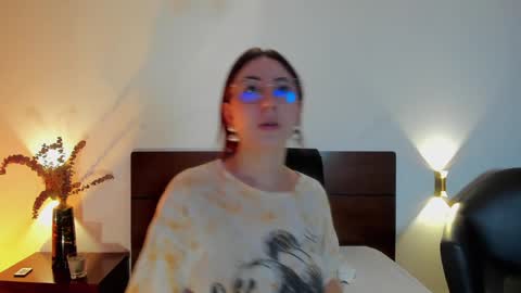 Emilyy Watson online show from 18, 12, 2024