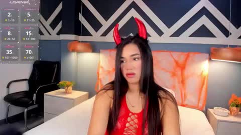 Snapshot of emilyzahar chatting on 10, 10, 2025 Emily online show from 10, 10, 2025