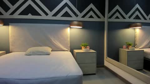 Snapshot of emilyzahar chatting on 21, 11, 2025 Emily online show from 21, 11, 2025