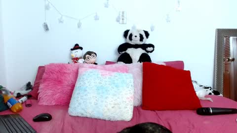 emilyzans07 online show from 2, 2, 2025