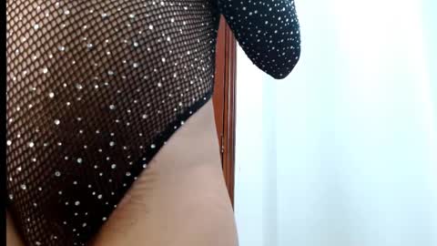 emilyzans07 online show from 22, 2, 2025