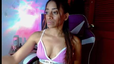emilyzans07 online show from 7, 3, 2025