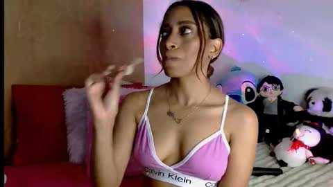 emilyzans07 online show from 12, 3, 2025