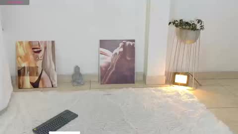 Eimy online show from 8, 9, 2025