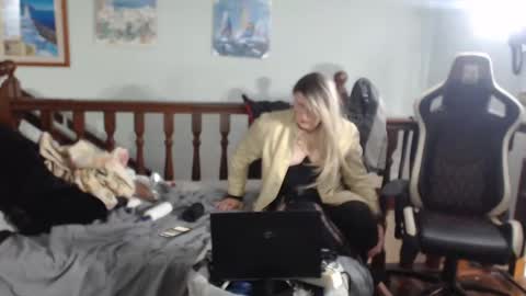 Snapshot of emma671 chatting on 11, 3, 2025 emma online show from 11, 3, 2025