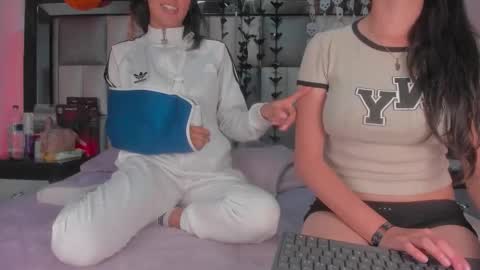 Snapshot of emma__js_ chatting on 24, 10, 2025 emma__js_ online show from 24, 10, 2025