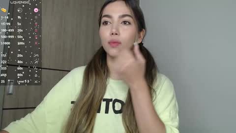 Snapshot of emma_aaa chatting on 5, 3, 2025 Rocio online show from 5, 3, 2025