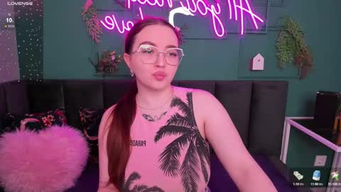 Snapshot of emma_adorablle chatting on 23, 12, 2024 emma_adorablle online show from 23, 12, 2024