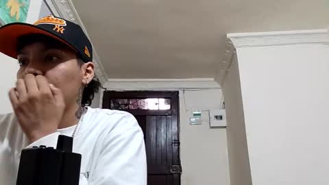 Snapshot of emma_and_thom chatting on 16, 2, 2026 emma_and_thom online show from 16, 2, 2026