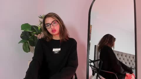 Emma Bloom online show from 23, 1, 2025