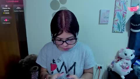 Snapshot of emma_boo_ chatting on 2, 11, 2025 emma_boo_ online show from 2, 11, 2025