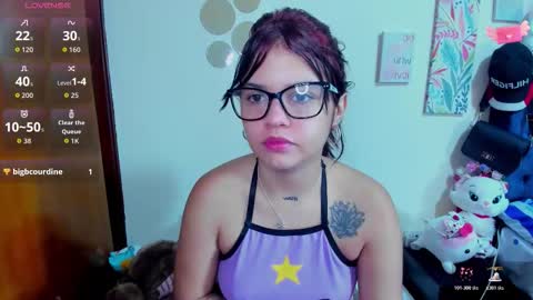 Snapshot of emma_boo_ chatting on 11, 11, 2025 emma_boo_ online show from 11, 11, 2025