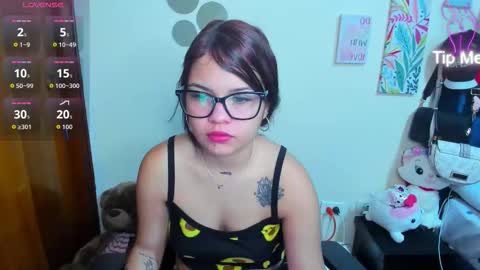 Snapshot of emma_boo_ chatting on 30, 11, 2025 emma_boo_ online show from 30, 11, 2025