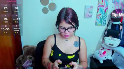 Snapshot of emma_boo_ chatting on 2, 12, 2025 emma_boo_ online show from 2, 12, 2025