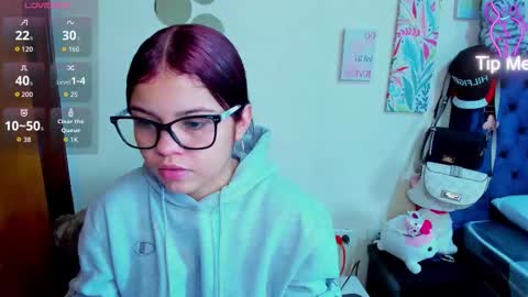 Snapshot of emma_boo_ chatting on 15, 12, 2025 emma_boo_ online show from 15, 12, 2025