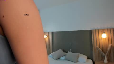 Snapshot of emma_fhox chatting on 12, 10, 2025 E M M A online show from 12, 10, 2025