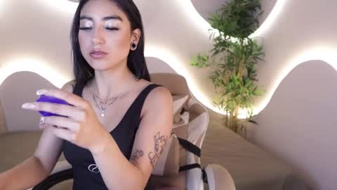 Emma online show from 1, 12, 2025