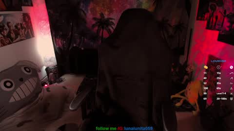 Snapshot of emma_luna059 chatting on 23, 1, 2025 LUNA online show from 23, 1, 2025