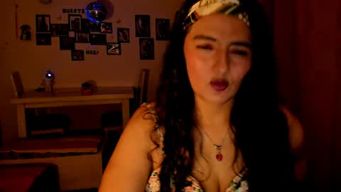 Snapshot of emma_luxy chatting on 4, 4, 2026 emma luxy online show from 4, 4, 2026