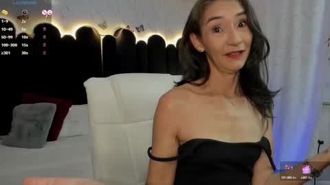 Snapshot of emma_mendoza chatting on 14, 10, 2025 Emma online show from 14, 10, 2025