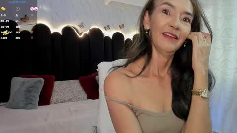 Snapshot of emma_mendoza chatting on 20, 10, 2025 Emma online show from 20, 10, 2025