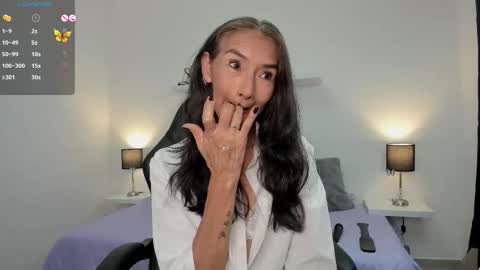 Snapshot of emma_mendoza chatting on 13, 11, 2025 Emma online show from 13, 11, 2025