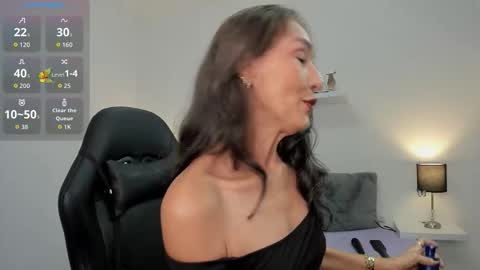 Snapshot of emma_mendoza chatting on 18, 11, 2025 Emma online show from 18, 11, 2025