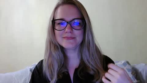 Snapshot of emma_misty_ chatting on 20, 10, 2025 emma_misty_ online show from 20, 10, 2025