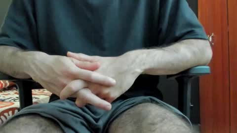 Snapshot of emma_muscle_ chatting on 1, 11, 2025 emma online show from 1, 11, 2025