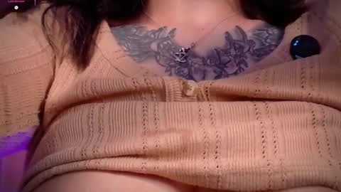 Snapshot of emma_rouse69 chatting on 12, 11, 2025 Emma Rouse Independent Model online show from 12, 11, 2025