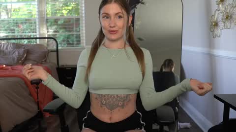 Snapshot of emma_ruby chatting on 7, 2, 2026 Emma Ruby online show from 7, 2, 2026