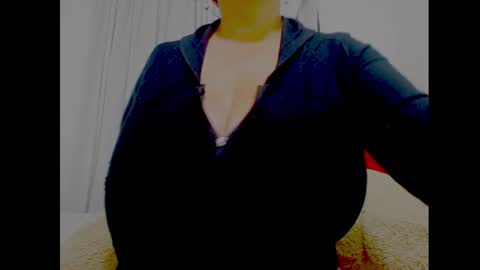 Snapshot of emma_saenzz chatting on 22, 11, 2025 emma_saenzz online show from 22, 11, 2025