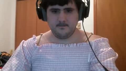 Snapshot of emma_the_boy chatting on 7, 1, 2026 emma_the_boy online show from 7, 1, 2026