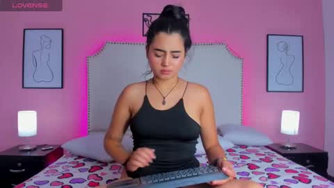 emma_whitee_ online show from 9, 9, 2025