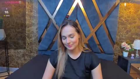 Snapshot of emmaa_white_ chatting on 13, 11, 2025 EMMA online show from 13, 11, 2025