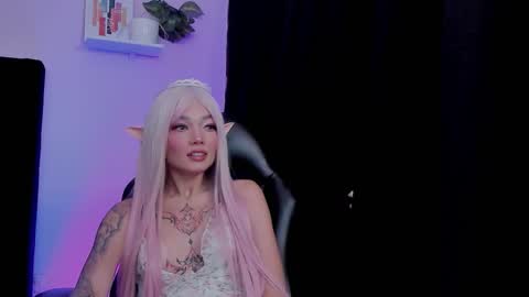 Emma  online show from 9, 10, 2025