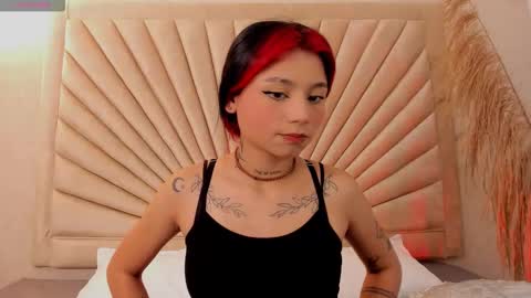 Snapshot of emmaduff_ chatting on 24, 11, 2025 online show from 24, 11, 2025