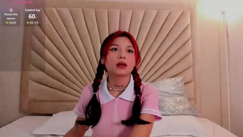 Snapshot of emmaduff_ chatting on 1, 12, 2025 online show from 1, 12, 2025