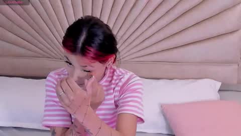 Snapshot of emmaduff_ chatting on 19, 12, 2025 online show from 19, 12, 2025