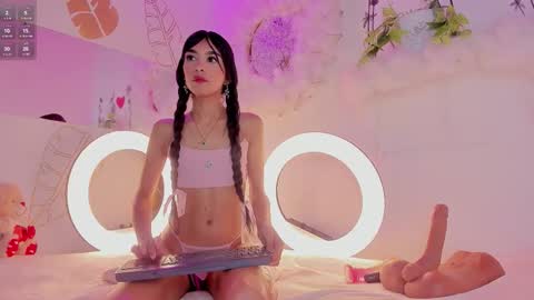 Emma Duque online show from 23, 11, 2025