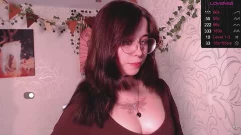 Snapshot of emmae__ chatting on 16, 11, 2025 Emma online show from 16, 11, 2025