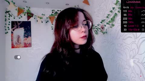 Snapshot of emmae__ chatting on 24, 11, 2025 Emma online show from 24, 11, 2025