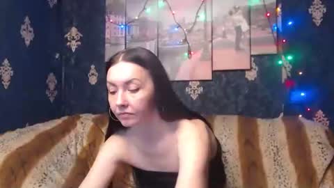 Snapshot of emmagoldx chatting on 5, 3, 2025 EmmaGoldX online show from 5, 3, 2025