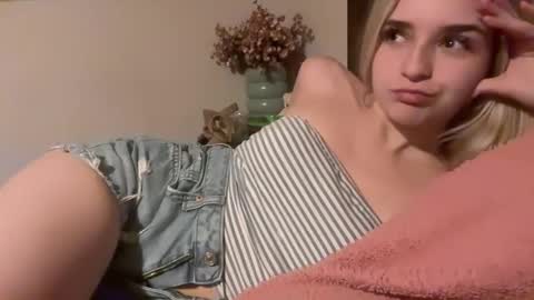 EmmaAngel online show from 5, 11, 2025