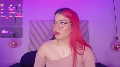 Snapshot of emmaswift1 chatting on 11, 11, 2025 Emma online show from 11, 11, 2025