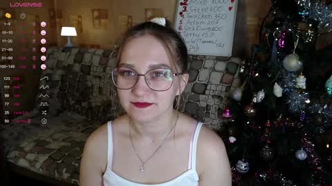 Snapshot of emmatiny chatting on 14, 12, 2024 Mia online show from 14, 12, 2024