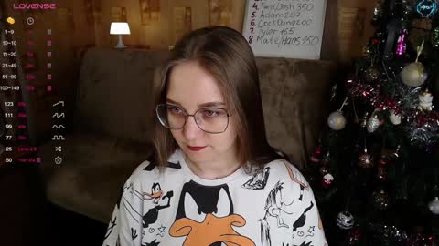 Snapshot of emmatiny chatting on 6, 1, 2025 Mia online show from 6, 1, 2025